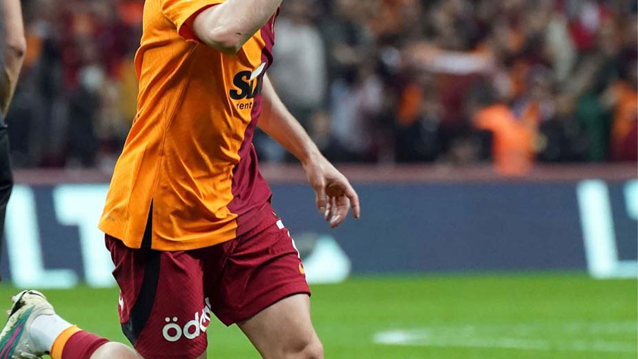 Tarihe Geçen Bir Yıldız: Dušan Tadić'in Başarı Hikayesi Tarihe Geçen Bir Yıldız: Dušan Tadić'in Başarı Hikayesi
