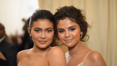 Taylor Swift And Selena Gomez Feud: The Blake Lively Factor Taylor Swift And Selena Gomez Feud: The Blake Lively Factor