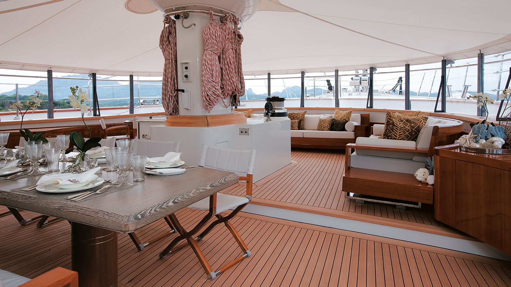 Tech Tycoon's Sunken Superyacht: Diver Fatality During Salvage Tech Tycoon's Sunken Superyacht: Diver Fatality During Salvage
