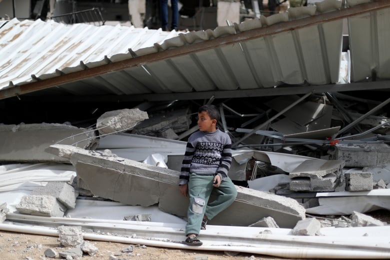 Ten Children Of Gaza Doctor Killed: Israeli Airstrike Devastation Ten Children Of Gaza Doctor Killed: Israeli Airstrike Devastation