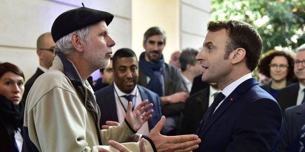 Tensions Au Vatican: L'échange Vif Entre Trump Et Macron. Tensions Au Vatican: L'échange Vif Entre Trump Et Macron.