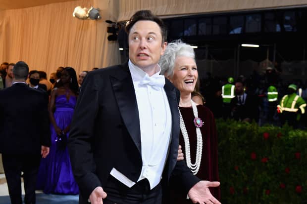 Tesla Stock Slump Drives Elon Musk's Net Worth Below $300 Billion Tesla Stock Slump Drives Elon Musk's Net Worth Below $300 Billion