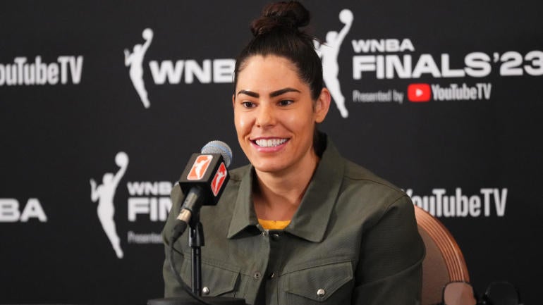 The Kelsey Plum-Kate Martin Courtside Exchange: A Touching Moment For WNBA Fans The Kelsey Plum-Kate Martin Courtside Exchange: A Touching Moment For WNBA Fans