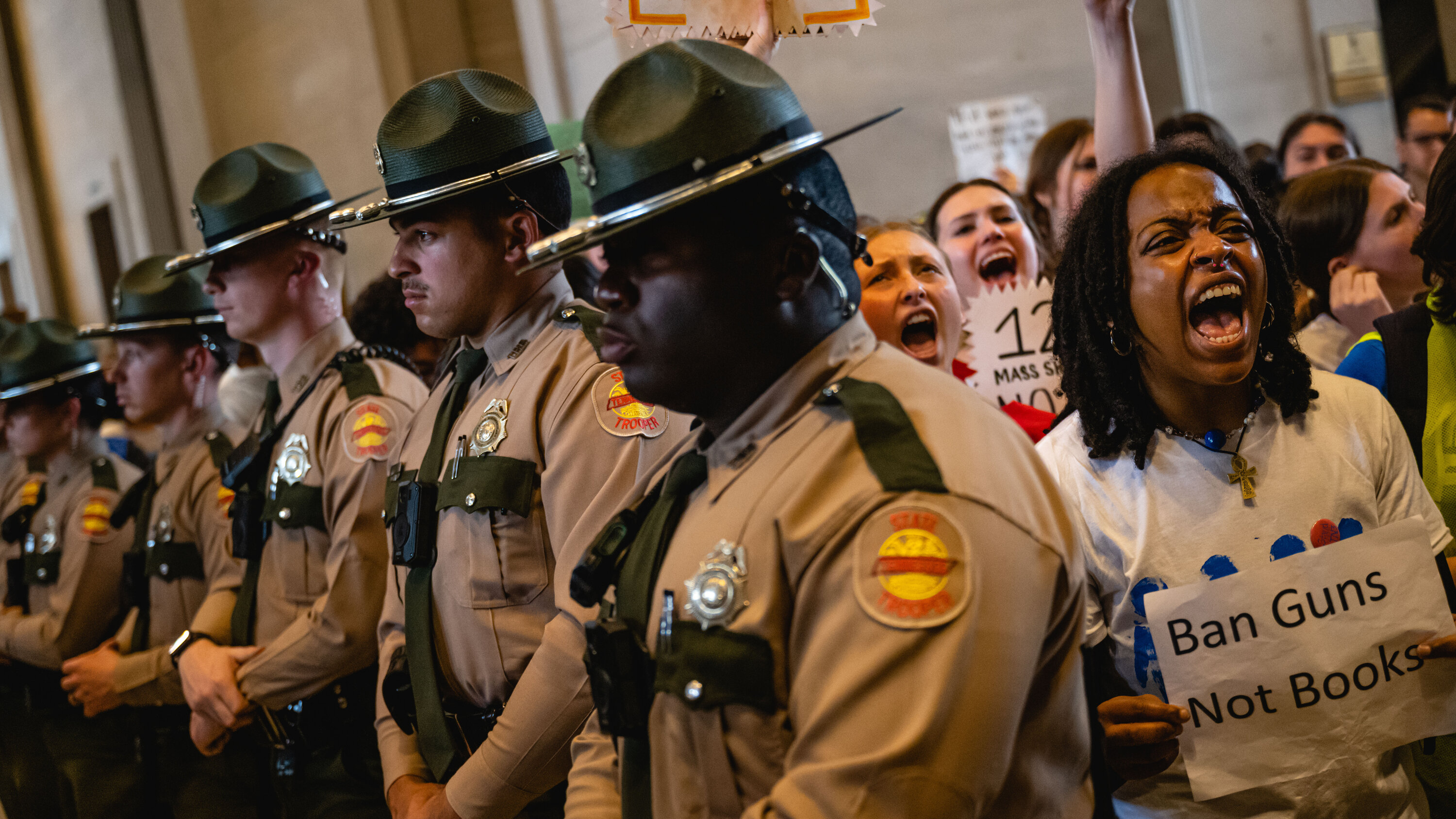The Paradox Of Portuguese Immigration: A Look At Recent Expulsions The Paradox Of Portuguese Immigration: A Look At Recent Expulsions