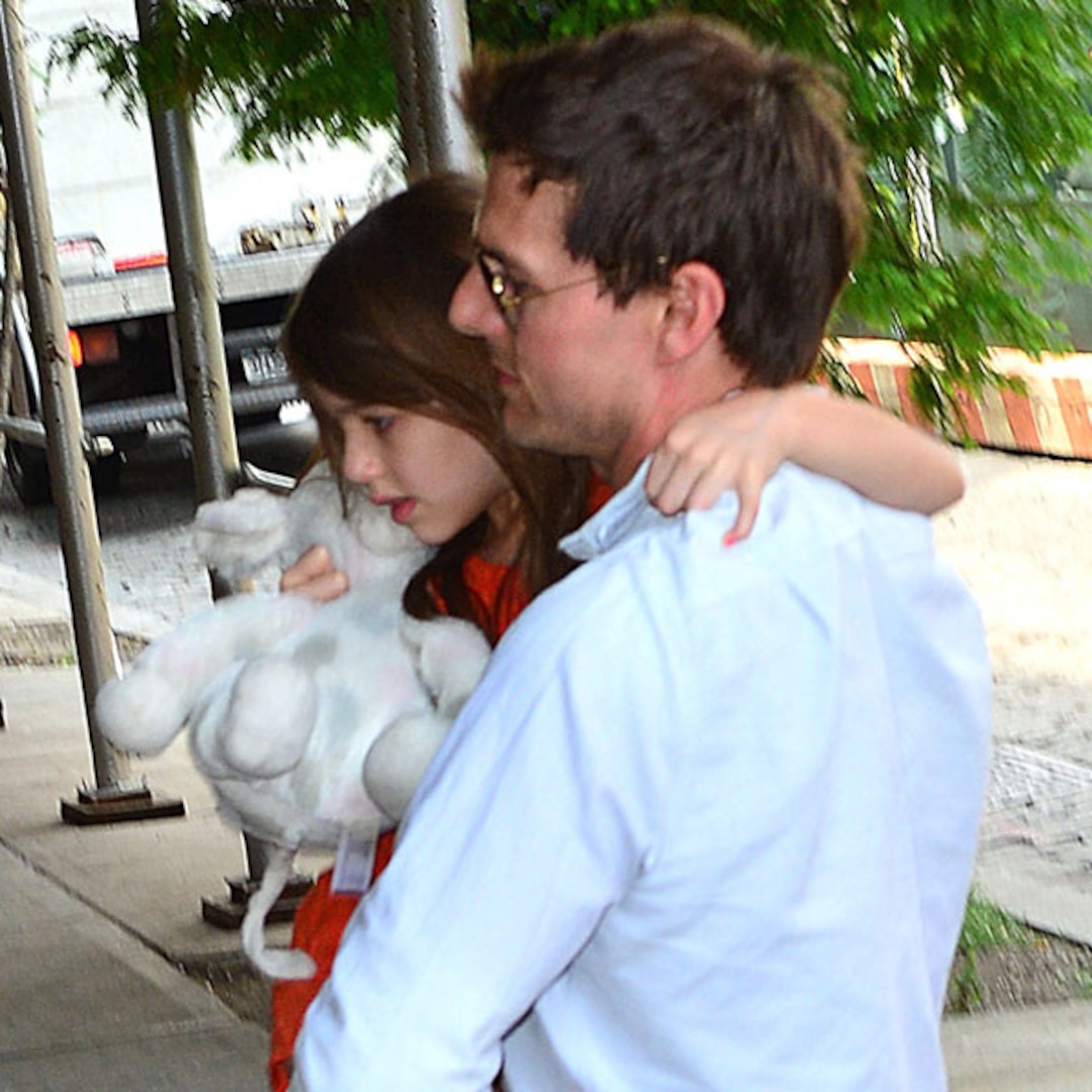 The Untold Story Of Tom Cruise's Reaction To Suri Cruise's Birth The Untold Story Of Tom Cruise's Reaction To Suri Cruise's Birth