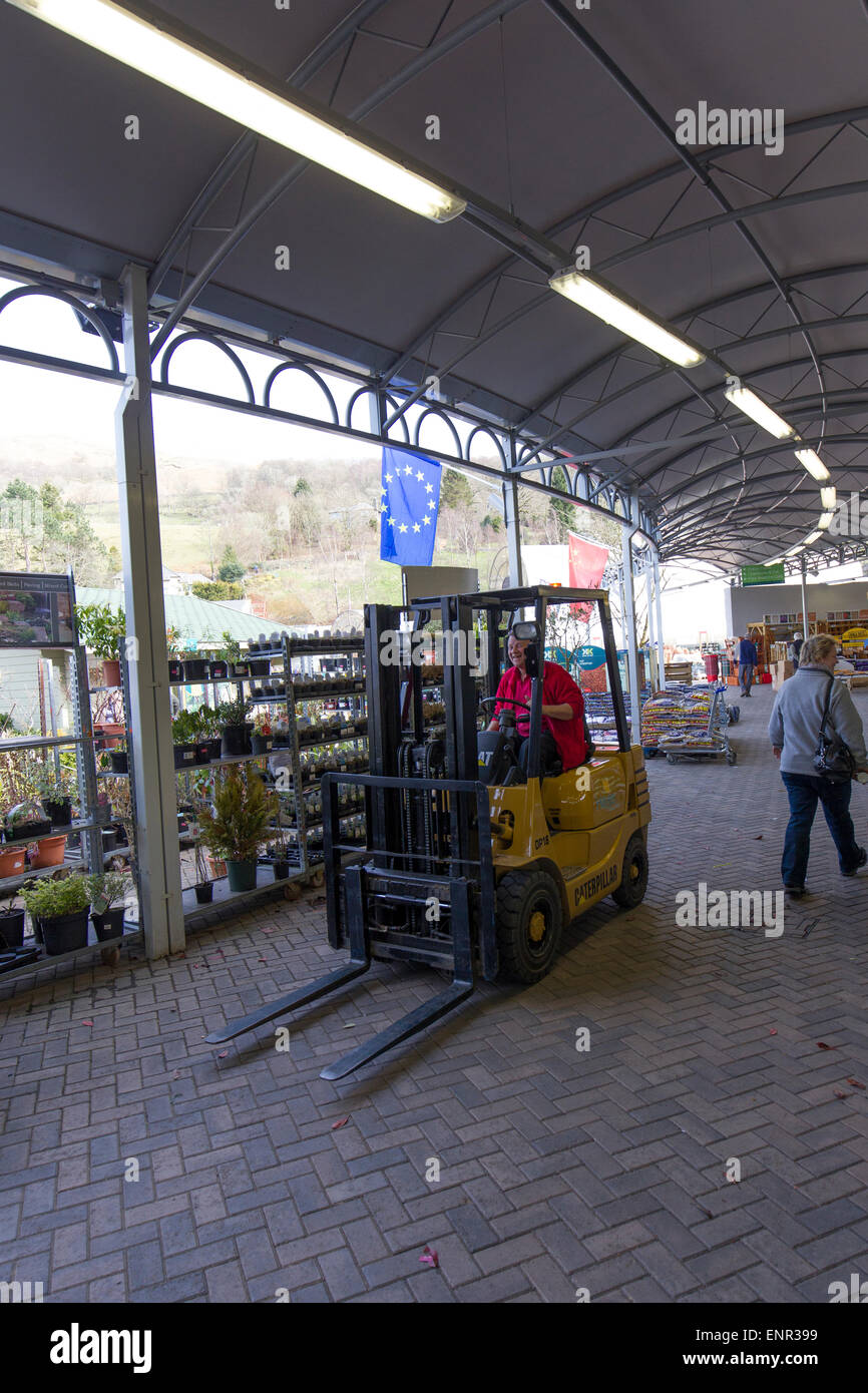 Theft At Hayes Garden World: Ambleside Couple's Crime Spree Theft At Hayes Garden World: Ambleside Couple's Crime Spree