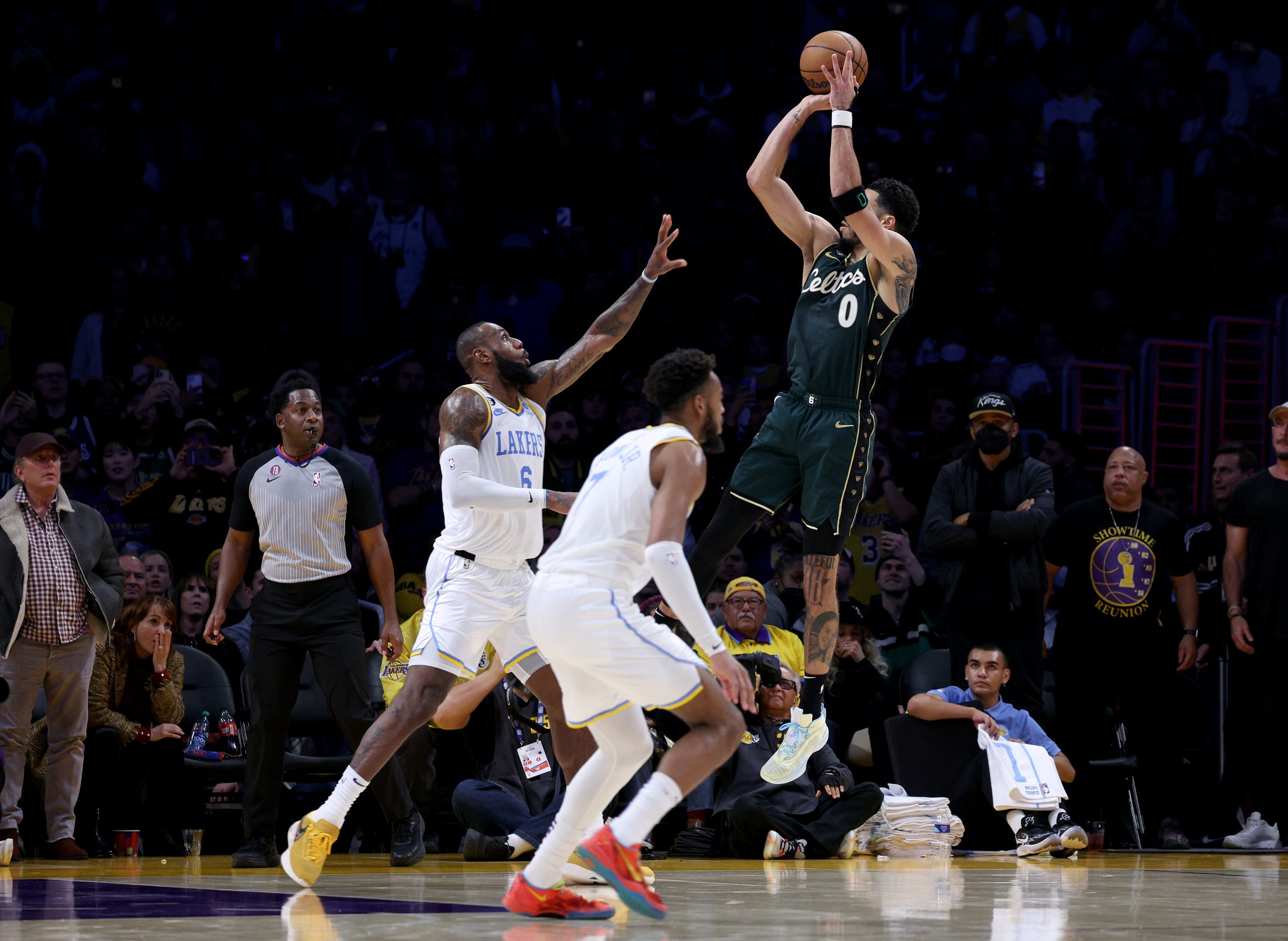 TNT's Hilarious Commentary On Jayson Tatum In Lakers-Celtics ABC Promo TNT's Hilarious Commentary On Jayson Tatum In Lakers-Celtics ABC Promo