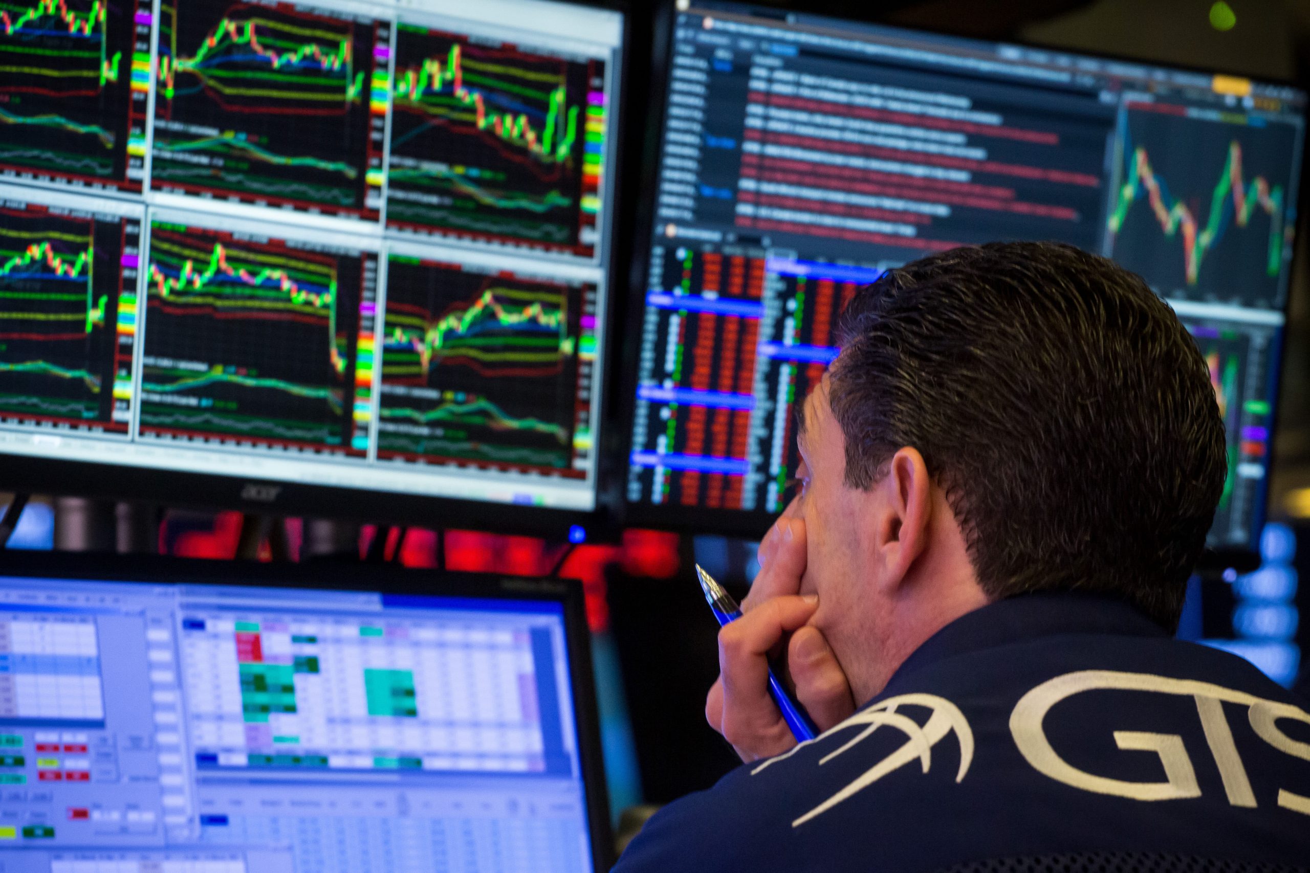 Today's Market: Bond Sell-Off, Dow Futures, Bitcoin Price Surge Today's Market: Bond Sell-Off, Dow Futures, Bitcoin Price Surge