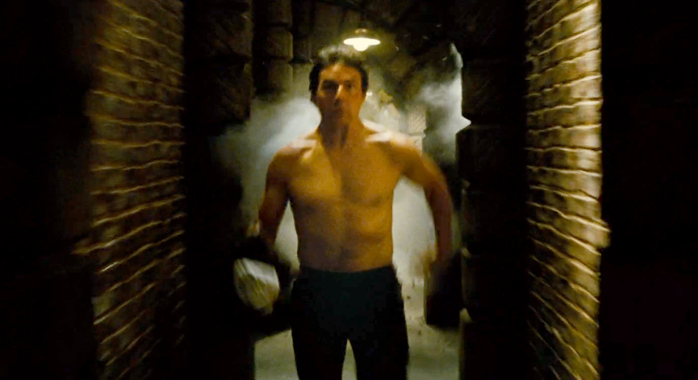 Tom Cruise's Incredible Stunt In The New Mission: Impossible Trailer Tom Cruise's Incredible Stunt In The New Mission: Impossible Trailer