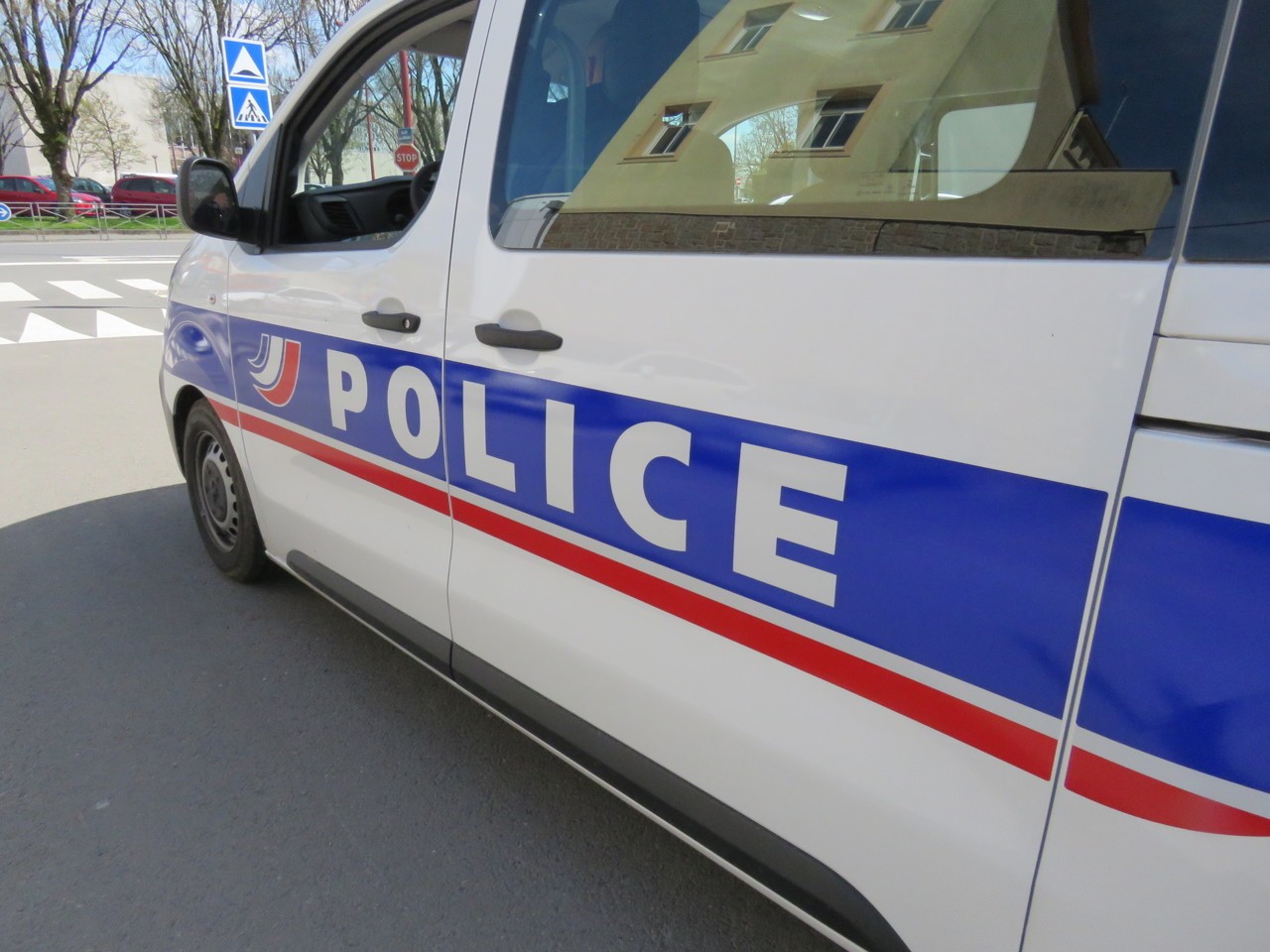 Trafic De Drogue À Saint-Ouen : Impact Sur Les Écoles Maternelles Et Déménagement Trafic De Drogue À Saint-Ouen : Impact Sur Les Écoles Maternelles Et Déménagement