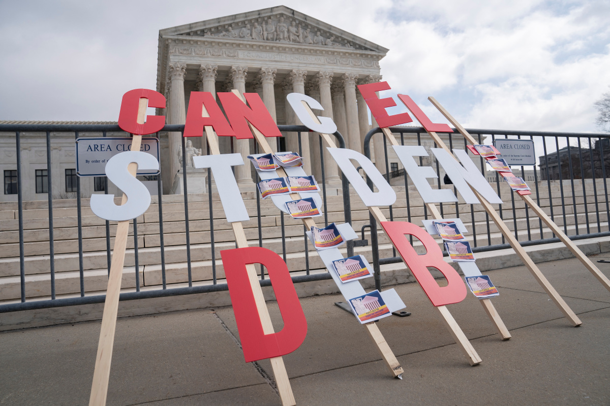 Trump's Student Loan Privatization: What It Could Mean For Borrowers Trump's Student Loan Privatization: What It Could Mean For Borrowers