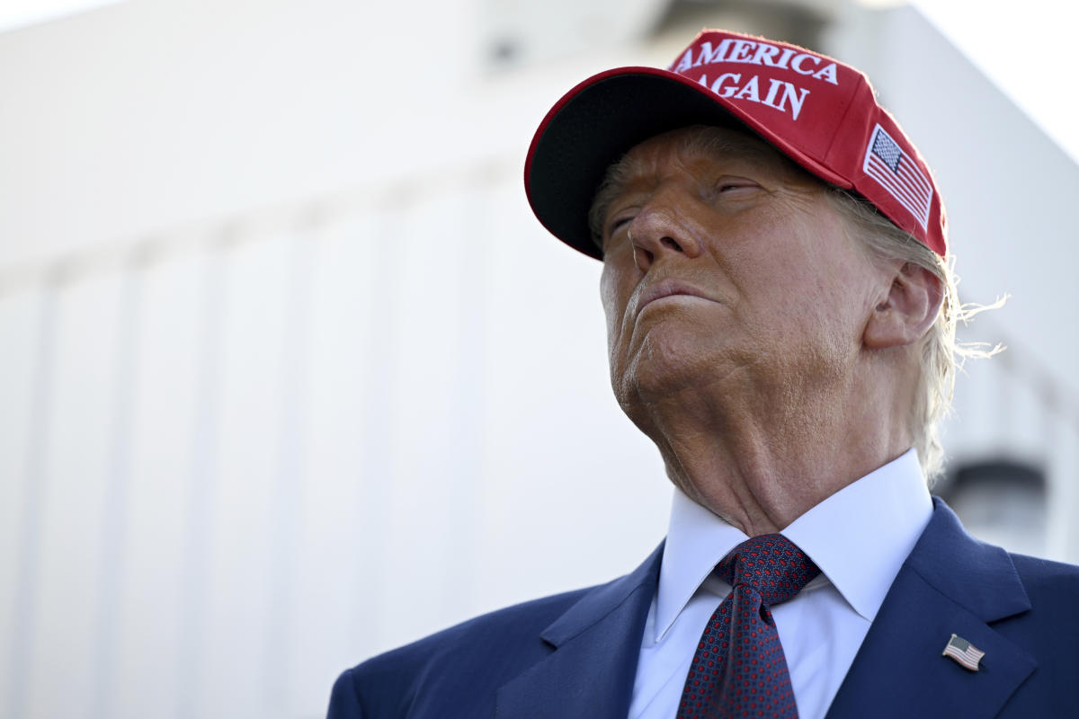 Trump's Tariff Increase Sends Amsterdam Stock Exchange Down 2% Trump's Tariff Increase Sends Amsterdam Stock Exchange Down 2%