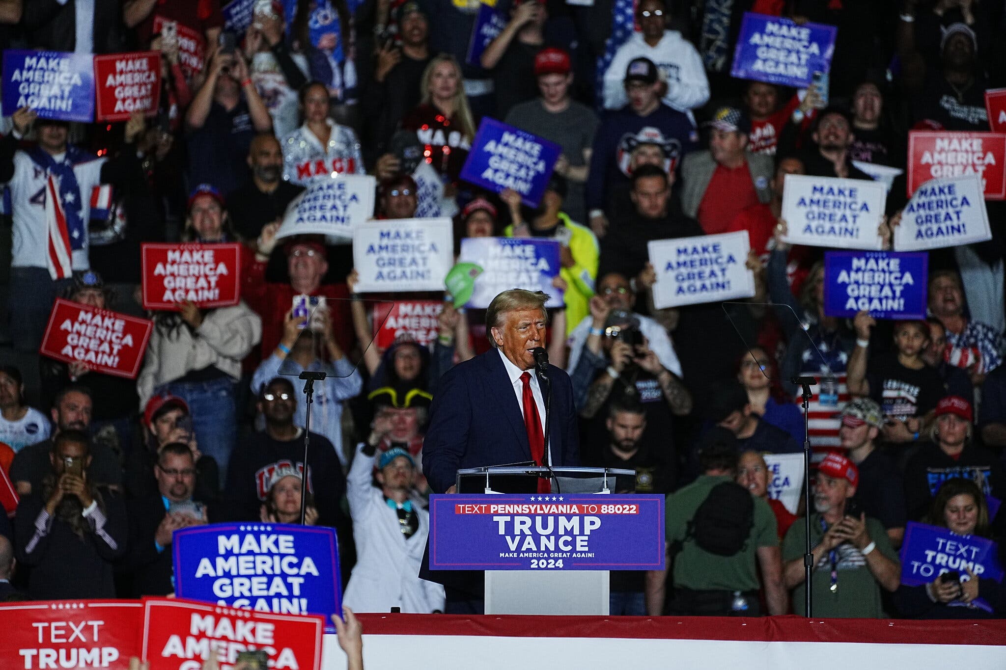 Trump's Tariffs Trigger 2% Drop In Amsterdam Stock Exchange Trump's Tariffs Trigger 2% Drop In Amsterdam Stock Exchange
