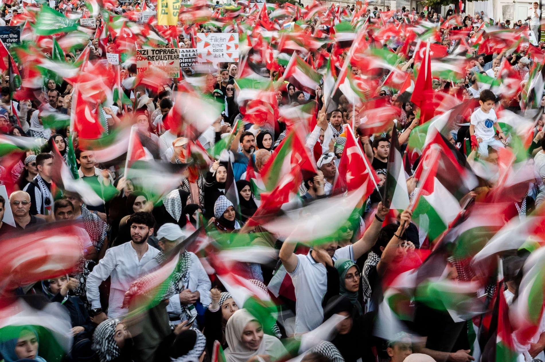 Türkiye-Macaristan İlişkilerinde Yeni Bir Dönem: Hacıosmanoğlu'nun Ziyaretinin Etkisi Türkiye-Macaristan İlişkilerinde Yeni Bir Dönem: Hacıosmanoğlu'nun Ziyaretinin Etkisi
