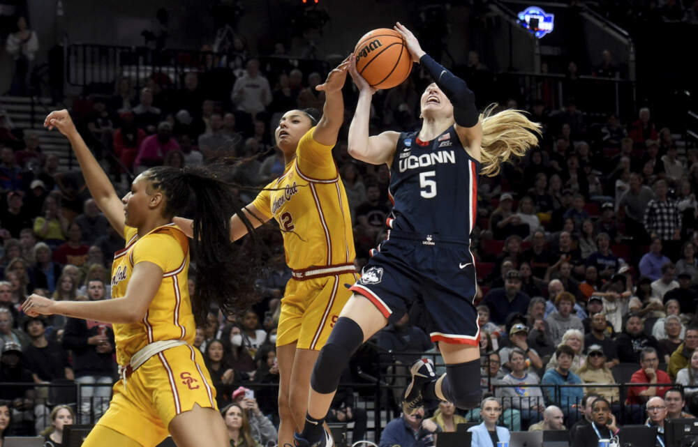 UConn's Bueckers Commended For Supporting Teammate UConn's Bueckers Commended For Supporting Teammate
