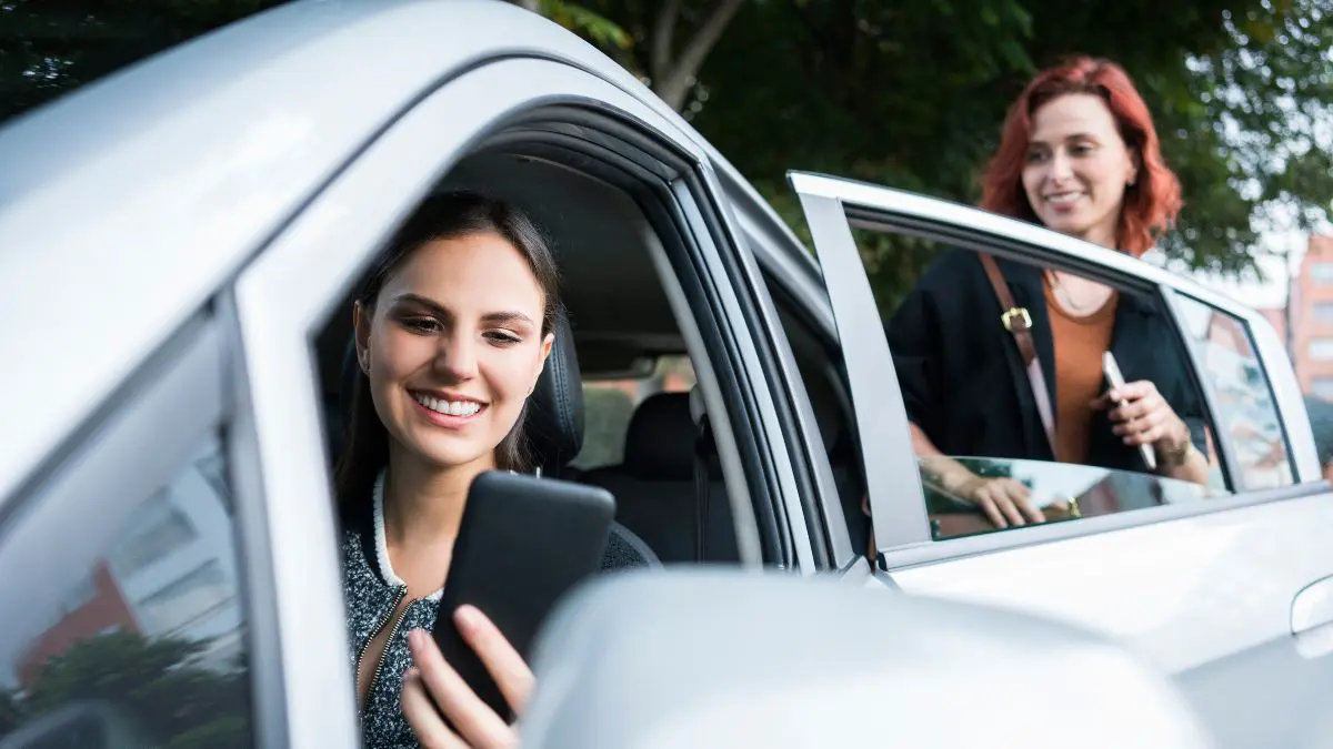 Uber And Heads Up For Tails Partner To Offer Pet-Friendly Rides In Delhi & Mumbai Uber And Heads Up For Tails Partner To Offer Pet-Friendly Rides In Delhi & Mumbai