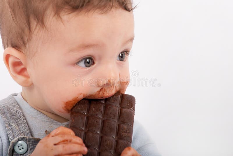 Un Bébé Gourmand ? Cette Boulangerie Normande Offre Son Poids En Chocolat Au Premier Né De L'année Un Bébé Gourmand ? Cette Boulangerie Normande Offre Son Poids En Chocolat Au Premier Né De L'année