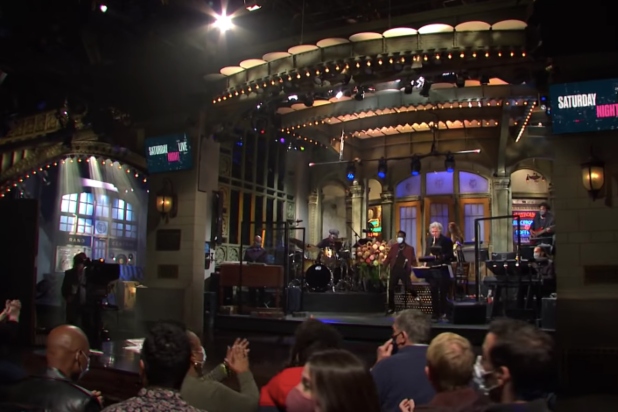 Uncensored SNL: Audience Members Caught Swearing On Air Uncensored SNL: Audience Members Caught Swearing On Air