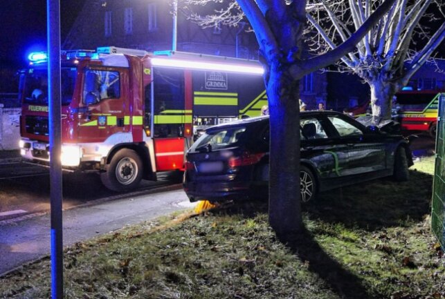 Unfall Bad Essen/Stemwede: Auto Prallt Gegen Baum - Polizei Ermittelt Unfall Bad Essen/Stemwede: Auto Prallt Gegen Baum - Polizei Ermittelt