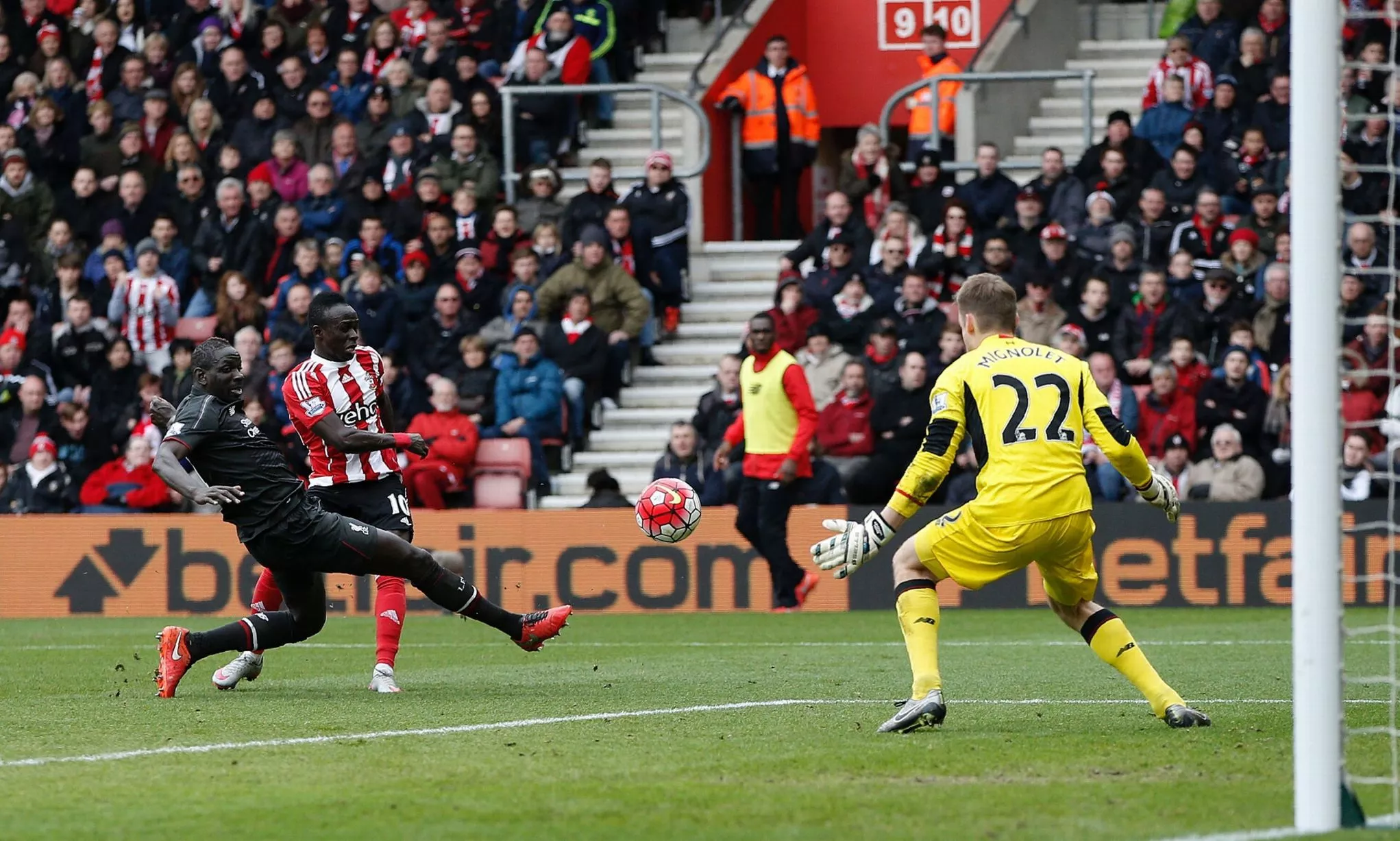 Waarom Kreeg Liverpool Extra Wissels Toegestaan In De Wedstrijd Tegen Southampton? Waarom Kreeg Liverpool Extra Wissels Toegestaan In De Wedstrijd Tegen Southampton?