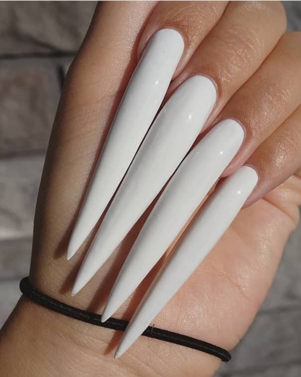 WATCH: Mastering Extra Long Nails - A Beauty School Analysis Of Essence WATCH: Mastering Extra Long Nails - A Beauty School Analysis Of Essence