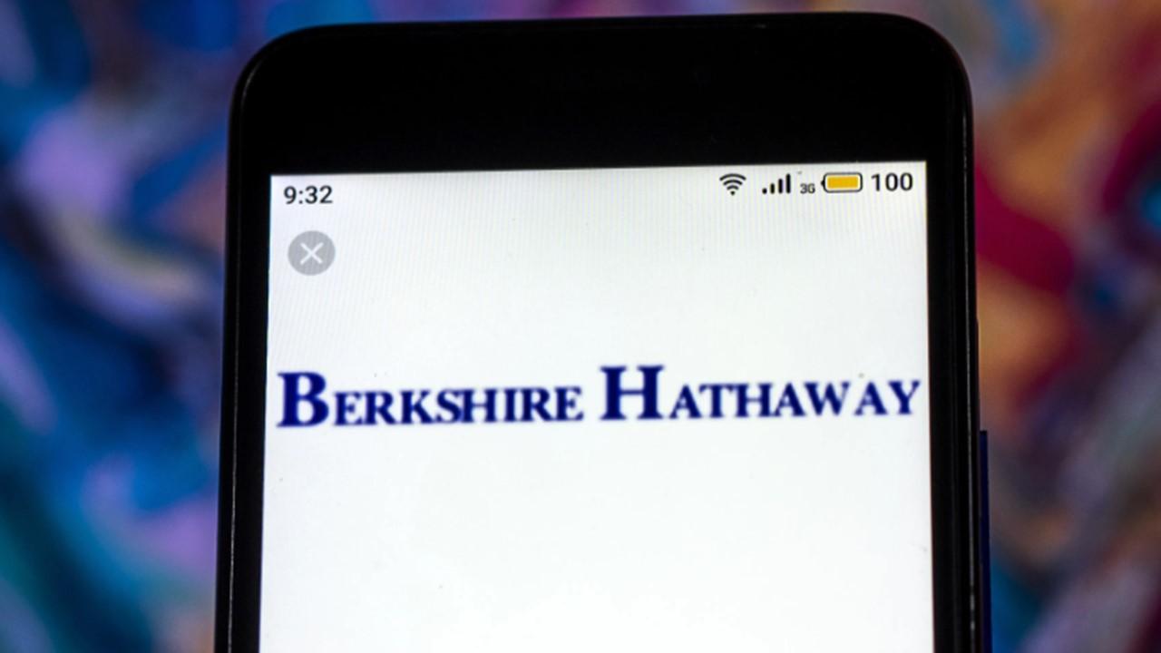 Will Berkshire Hathaway Sell Apple Stock After Buffett Steps Down? Will Berkshire Hathaway Sell Apple Stock After Buffett Steps Down?