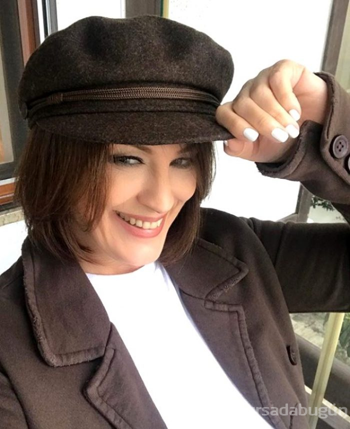 Yaş Gününde Gülşen Bubikoğlu'ndan Sosyal Medya Fırtınası Yaş Gününde Gülşen Bubikoğlu'ndan Sosyal Medya Fırtınası